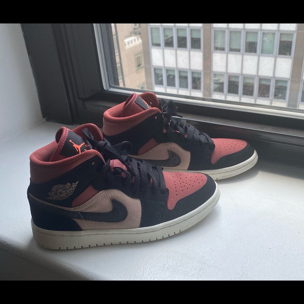 Jordan 1 Mid Canyon/ Rust size 7